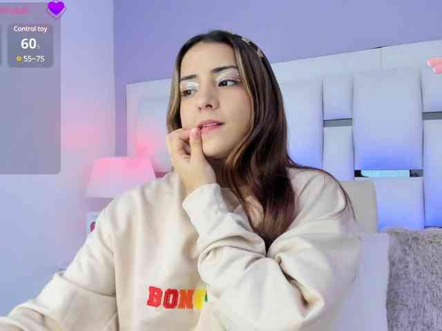 BellaSaint webcam