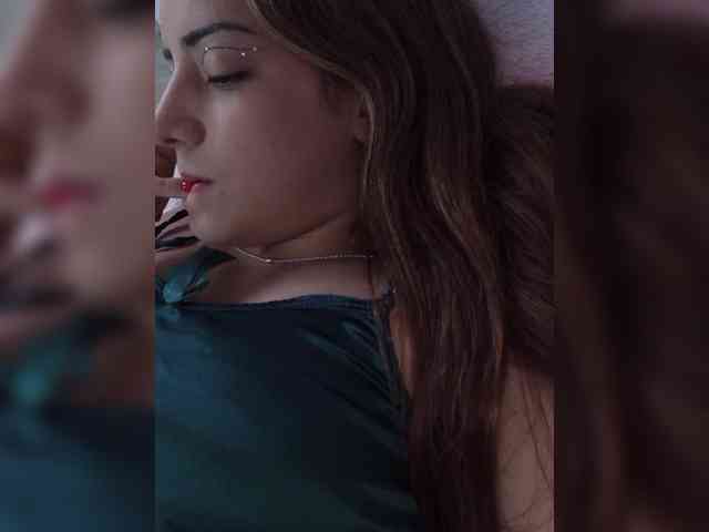 BellaSaint webcam