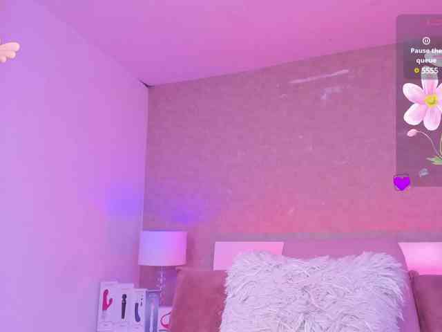 BellaSaint webcam