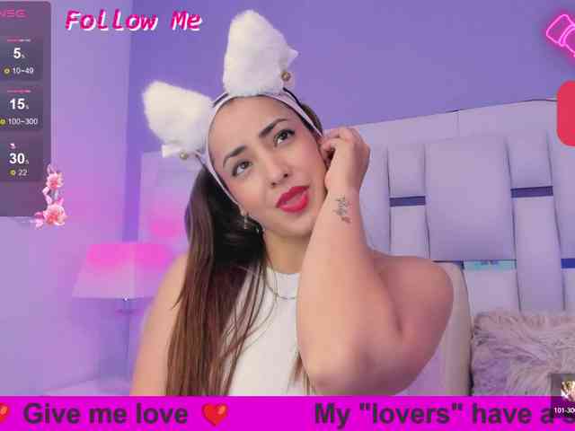 BellaSaint webcam