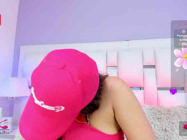 BellaSaint webcam