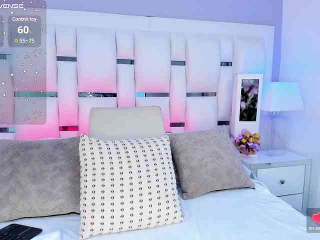 BellaSaint webcam