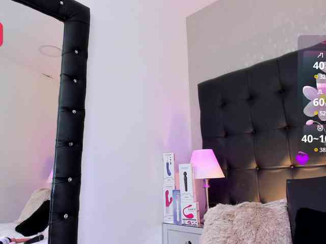 BellaSaint webcam
