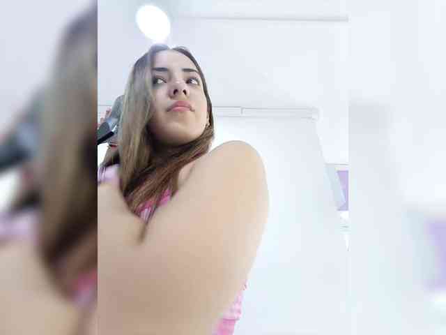 BellaSaint webcam