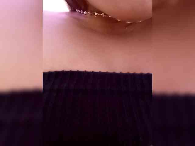 BellaSaint webcam