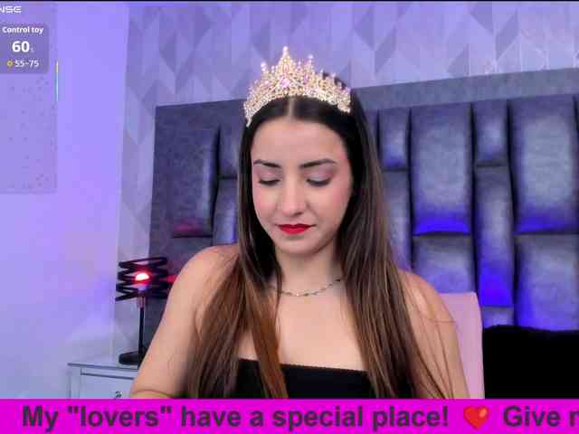 BellaSaint webcam