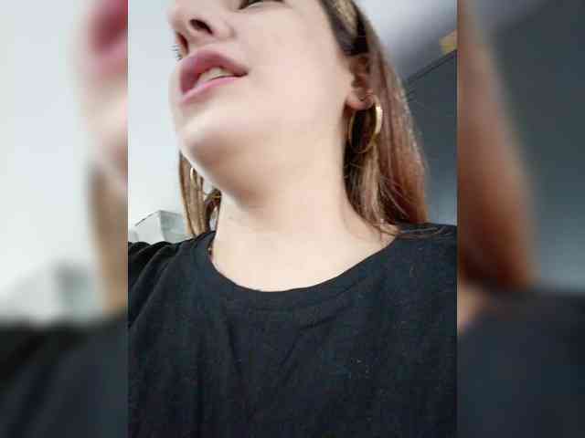 BellaSaint webcam