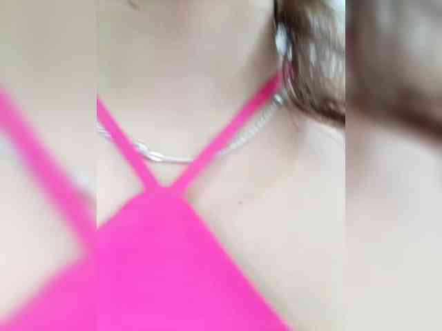 BellaSaint webcam