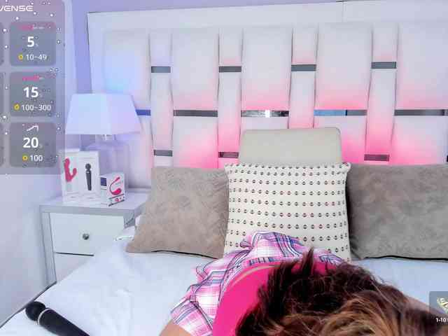 BellaSaint webcam