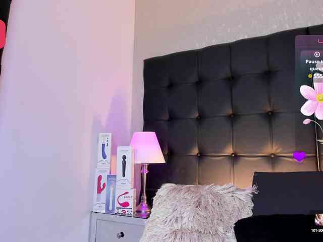 BellaSaint webcam