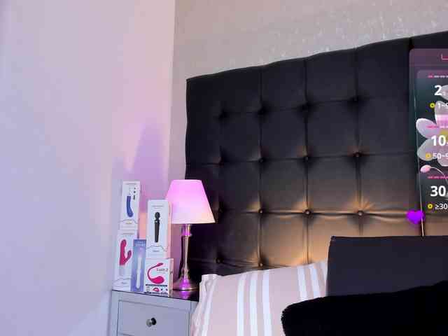 BellaSaint webcam