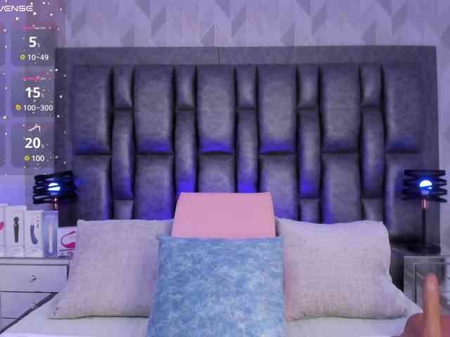 BellaSaint webcam