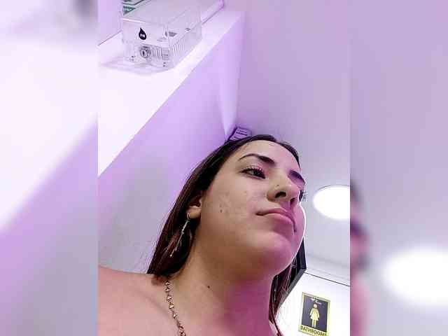 BellaSaint webcam