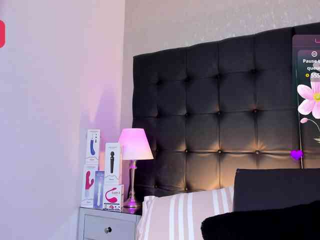 BellaSaint webcam