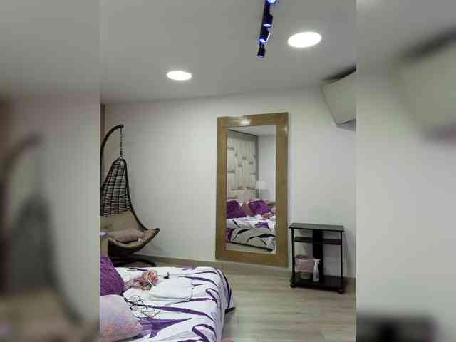 BellaSaint webcam