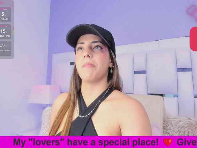BellaSaint webcam
