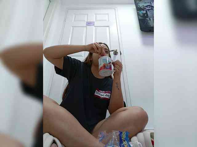 BellaSaint webcam