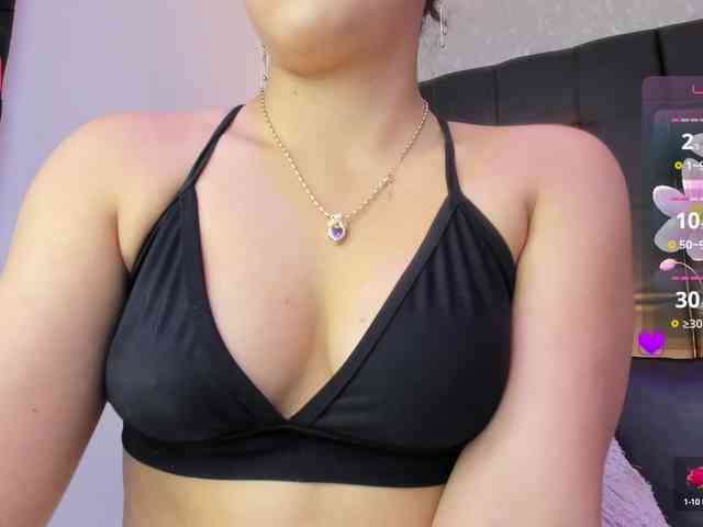 BellaSaint webcam