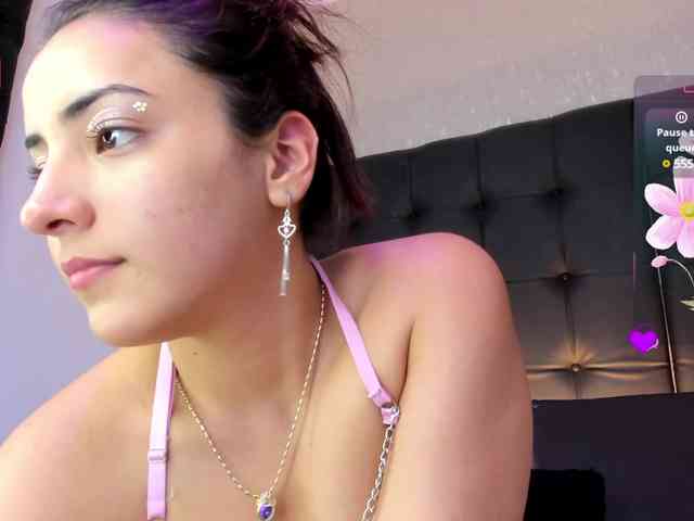 BellaSaint webcam