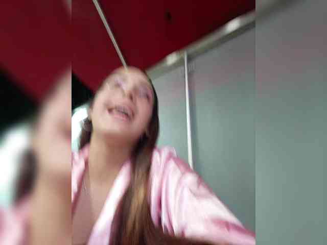 BellaSaint Live Webcam on BongaCams