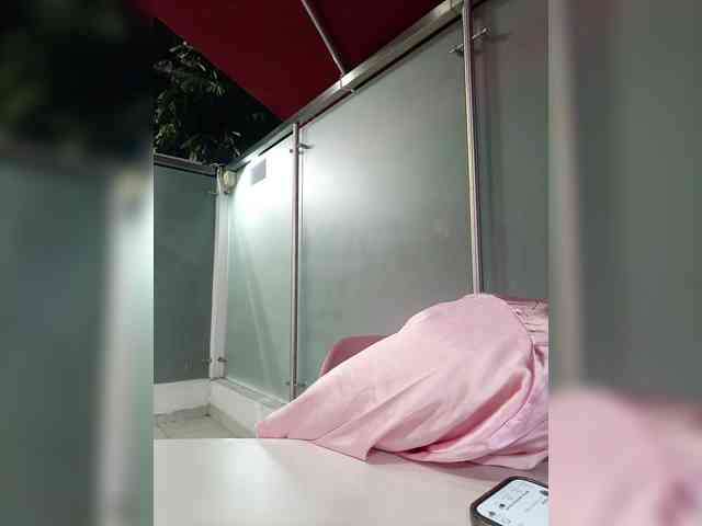 BellaSaint Live Webcam on BongaCams