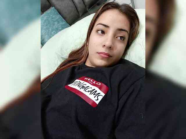 BellaSaint webcam