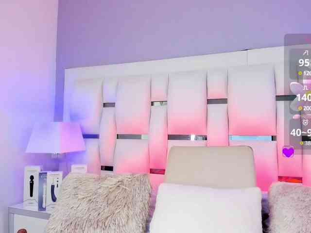 BellaSaint webcam