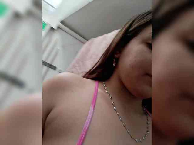 BellaSaint webcam