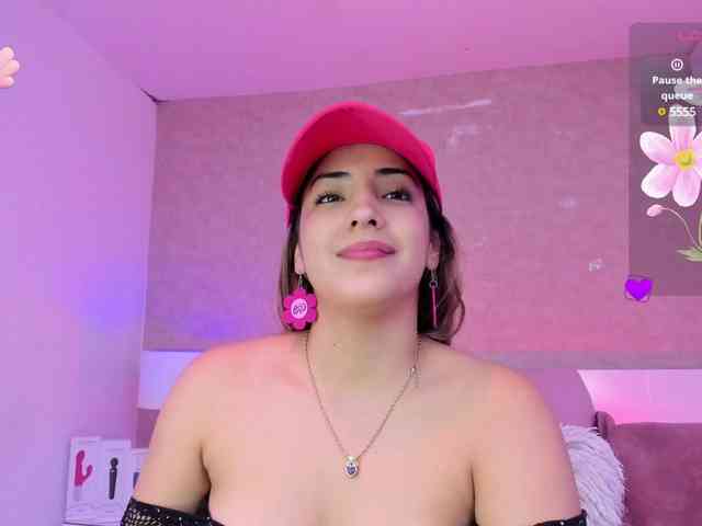 BellaSaint webcam