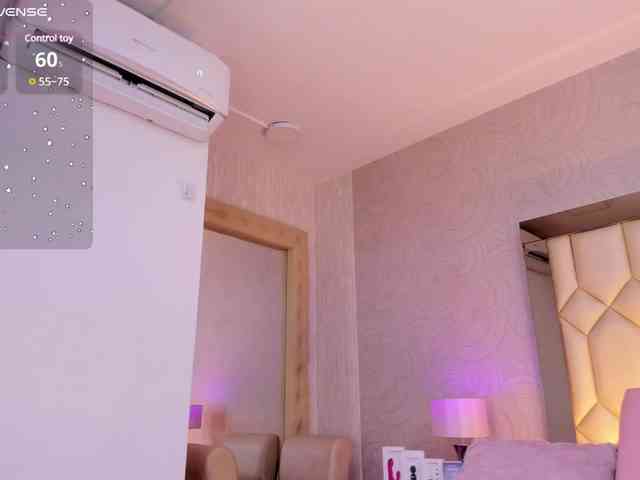 BellaSaint webcam