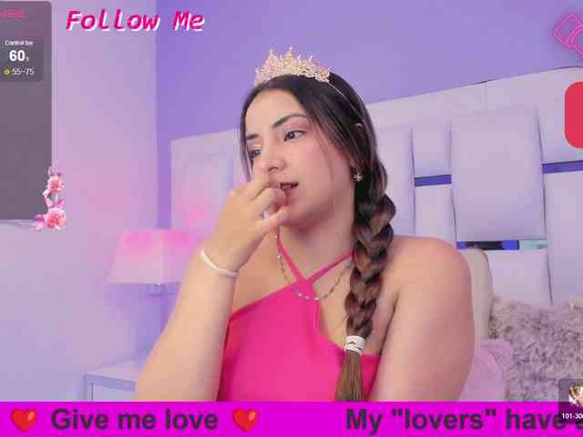 BellaSaint webcam