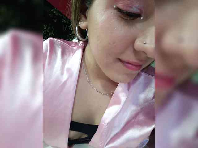 BellaSaint Live Webcam on BongaCams