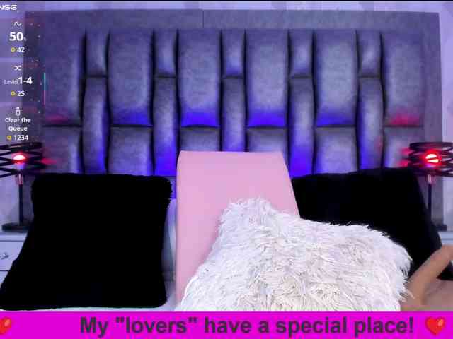 BellaSaint webcam