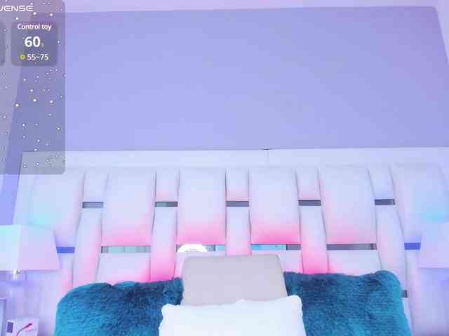 BellaSaint webcam