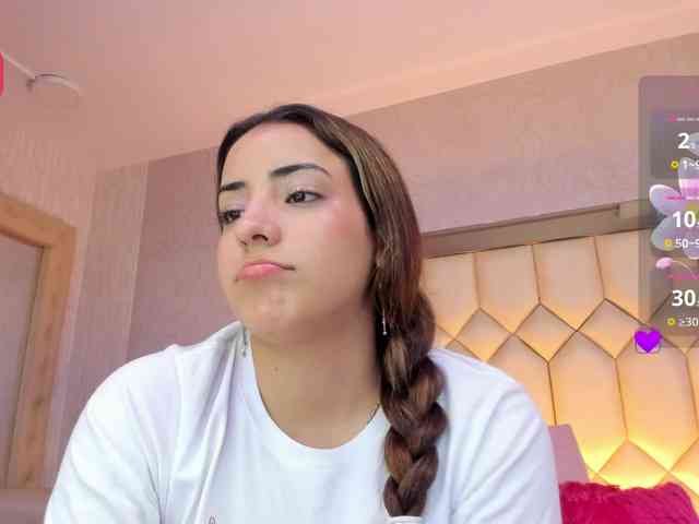 BellaSaint webcam