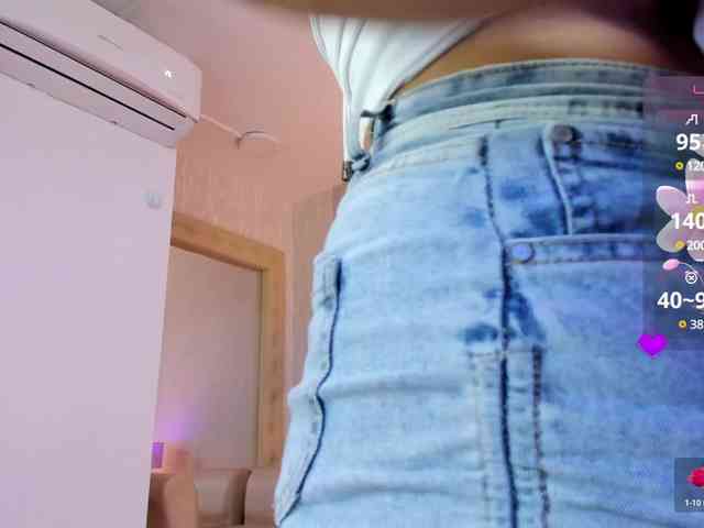 BellaSaint webcam