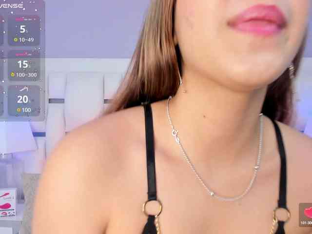 BellaSaint webcam