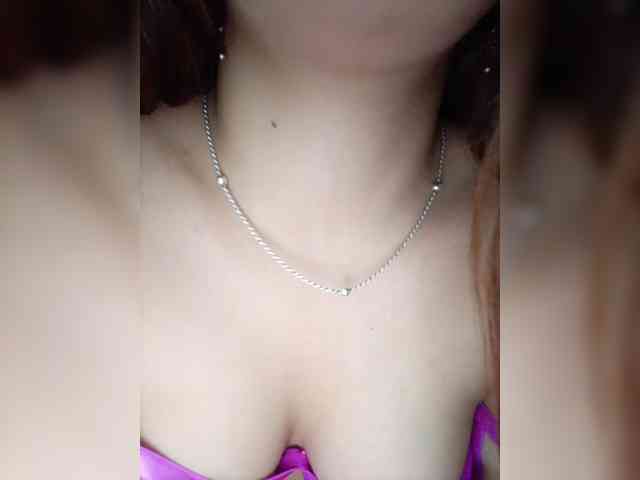 BellaSaint webcam