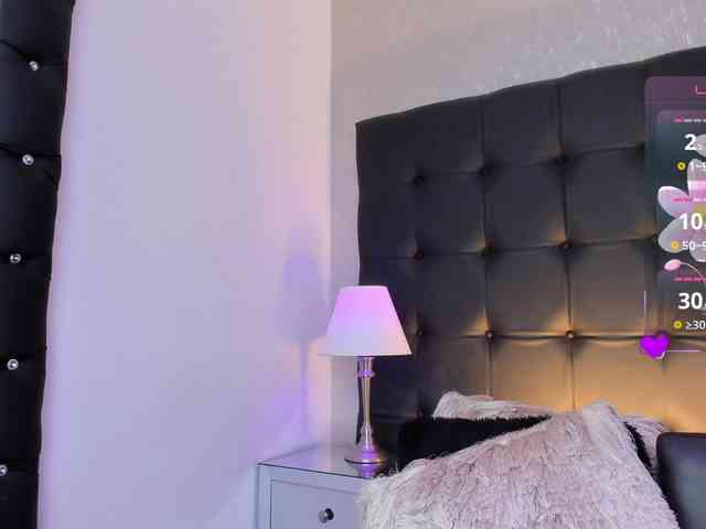 BellaSaint webcam