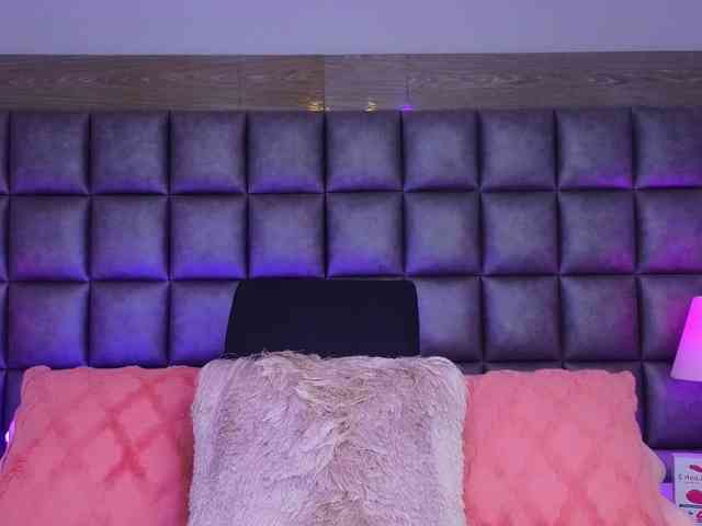 BellaSaint webcam