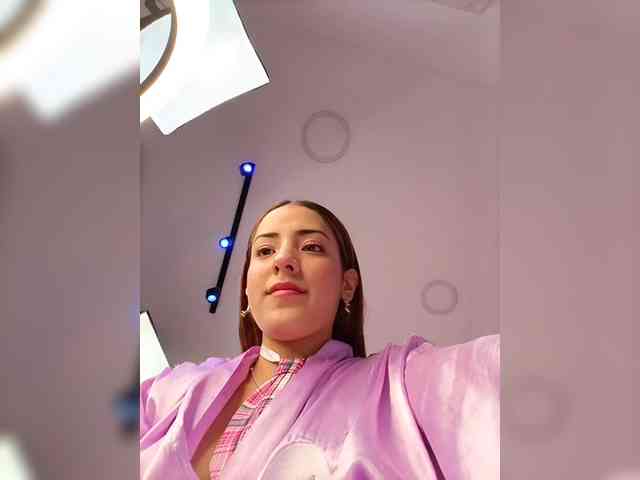 BellaSaint webcam