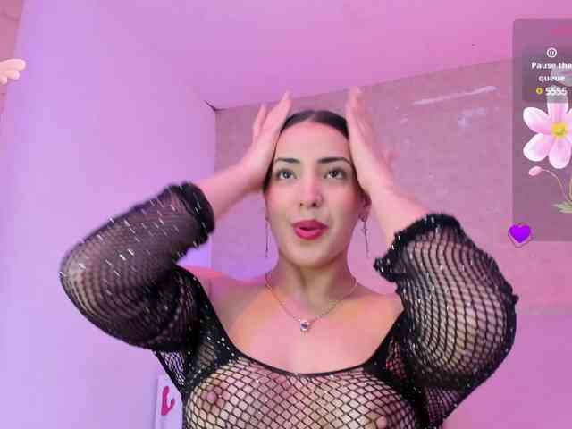 BellaSaint webcam