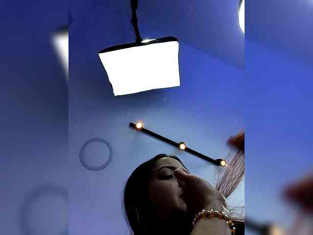 BellaSaint webcam