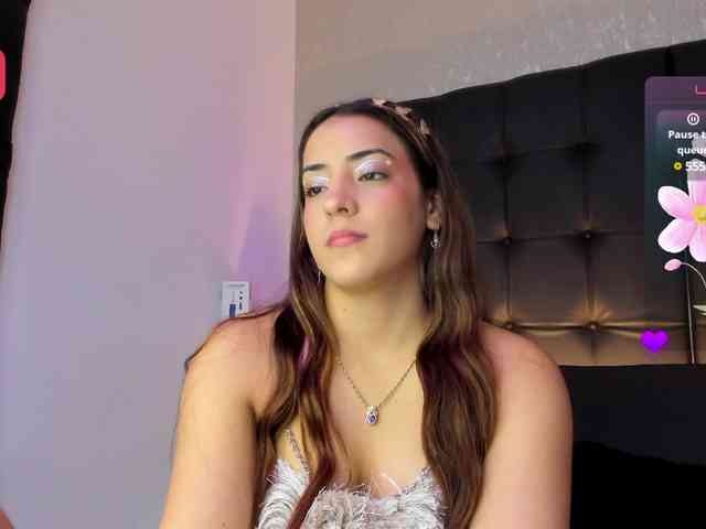 BellaSaint webcam