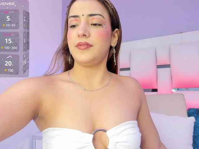 BellaSaint webcam