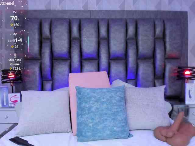 BellaSaint webcam