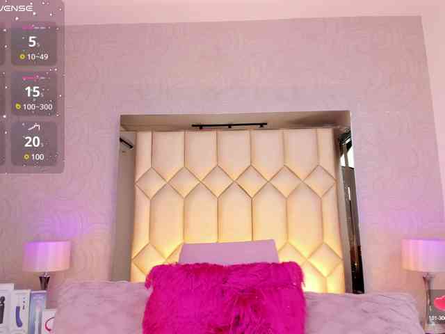 BellaSaint webcam