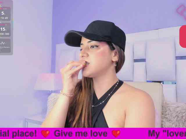 BellaSaint webcam