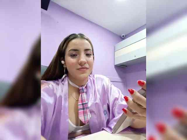 BellaSaint webcam
