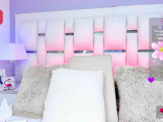 BellaSaint webcam